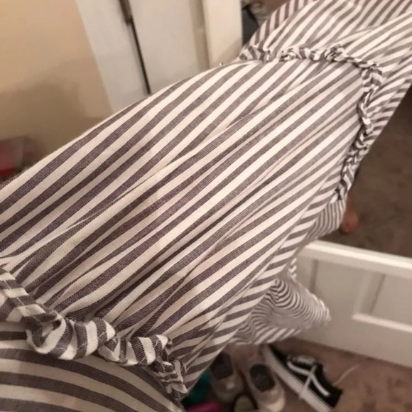 Top - Picture 2 of 3